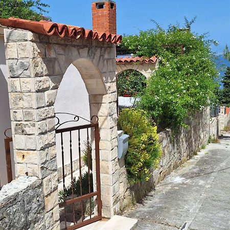 Villa Kuca Za Odmor Skalina - Sea View à Splitska Extérieur photo