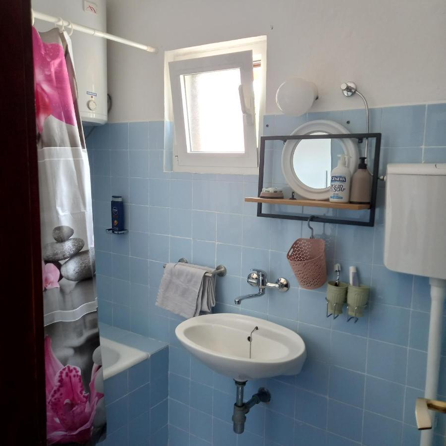 Villa Kuca Za Odmor Skalina - Sea View à Splitska Extérieur photo