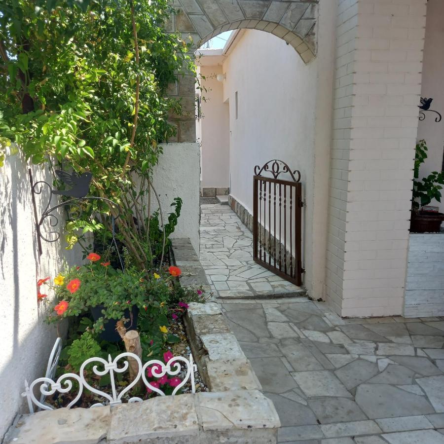 Villa Kuca Za Odmor Skalina - Sea View à Splitska Extérieur photo