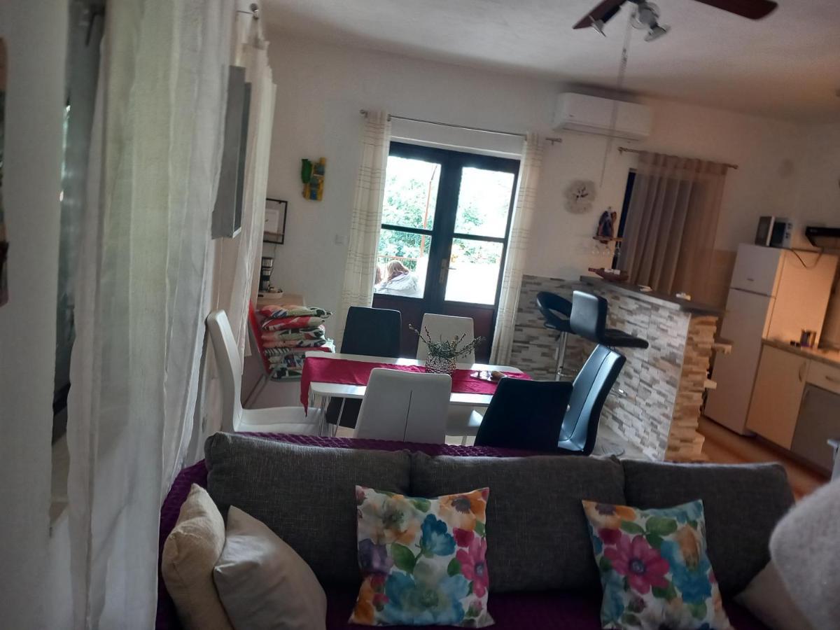 Villa Kuca Za Odmor Skalina - Sea View à Splitska Extérieur photo