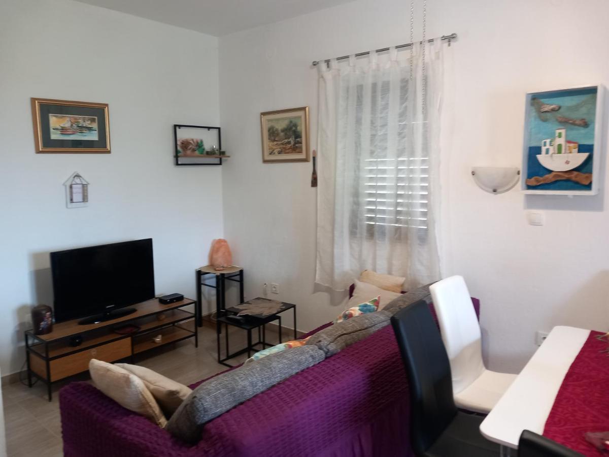 Villa Kuca Za Odmor Skalina - Sea View à Splitska Extérieur photo
